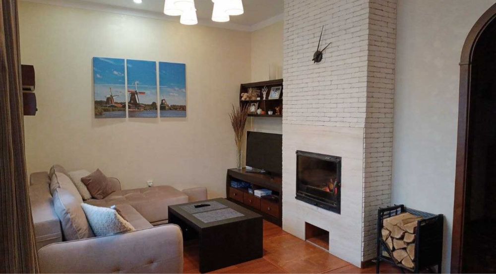 Будинок з ремонтом у Бучі.Гараж+альтанка. 6 соток