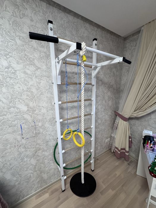 Шведська стінка(металічна) з турніком, кільцями та канатом (тарзанка)