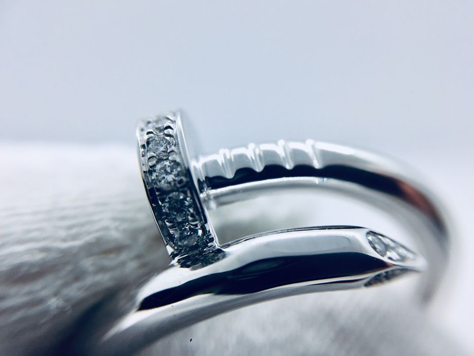 Золотое кольцо Cartier just un clou ( Гвоздь ) с бриллиантами. 750 пр.