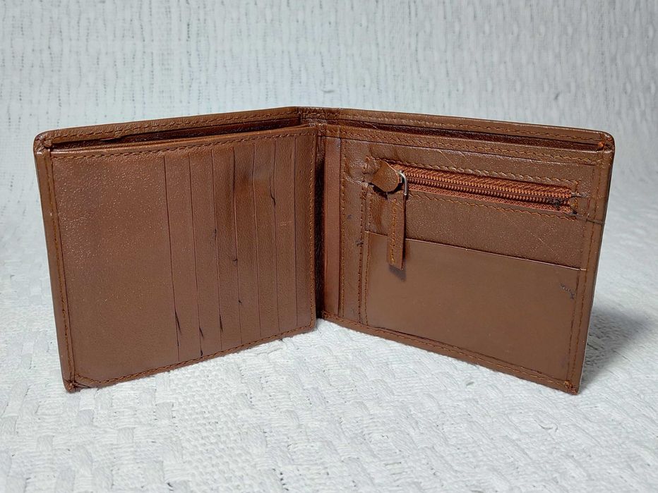 Коричневий гаманець