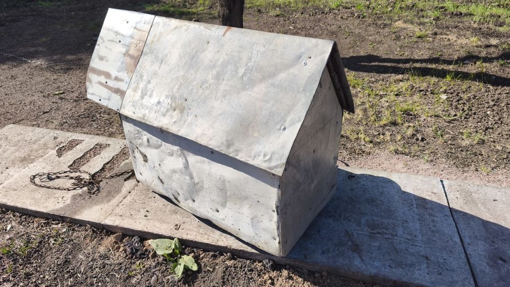 добротна буда для маленької собаки оцинкована