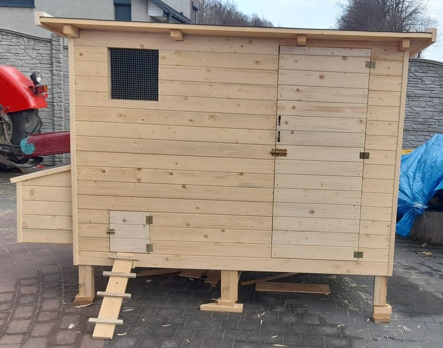 Kurnik ocieplony na około  12 kur