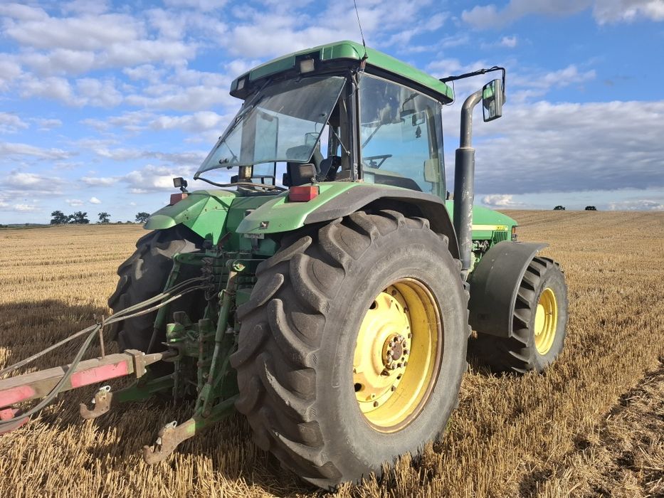 John deere 8300.