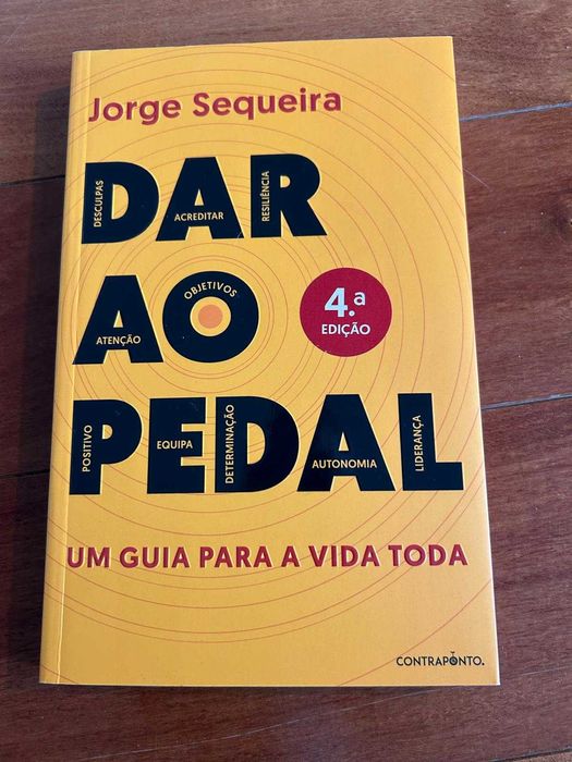 Livro Dar ao Pedal de Jorge Sequeira