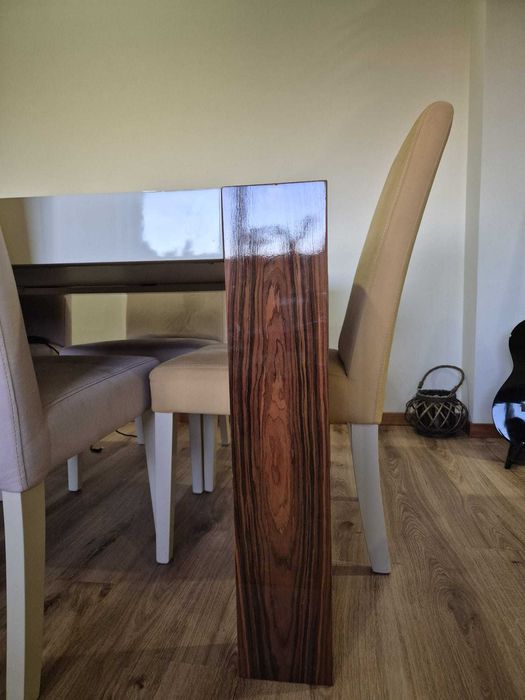 Mesa Bege lacada 1,90 x 1,05 (extensivel) com cadeiras