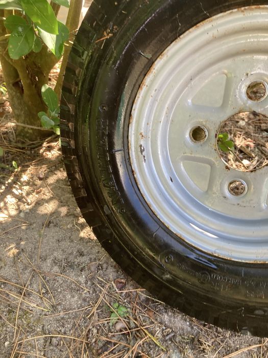 Roda de atrelado completa como nova