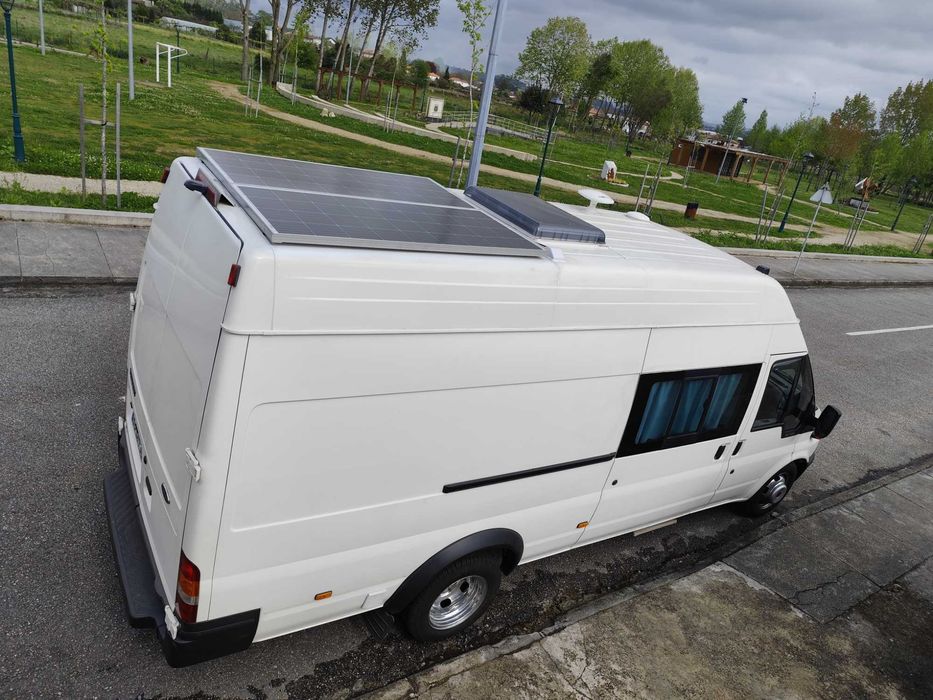 Vendo autocaravana com interior novo a estriar