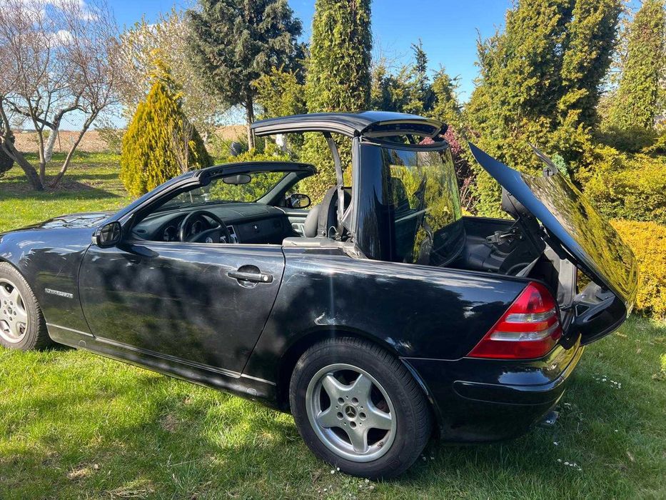 Mercedes -  Benz SLK 200 kompressor - kabrio.