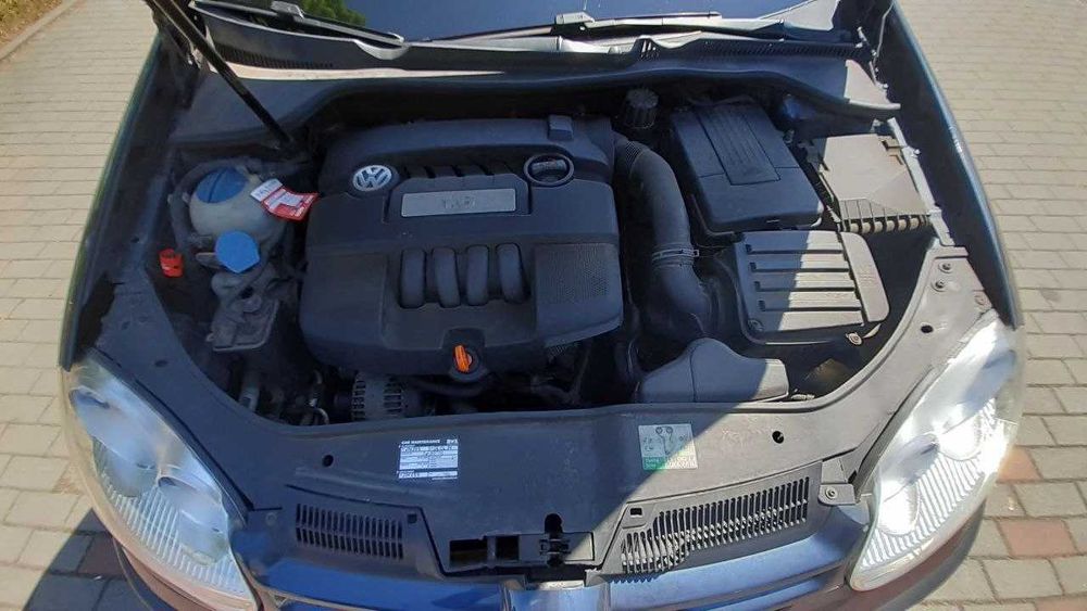 VW Golf 5 2006 1.6 бензин автомат
