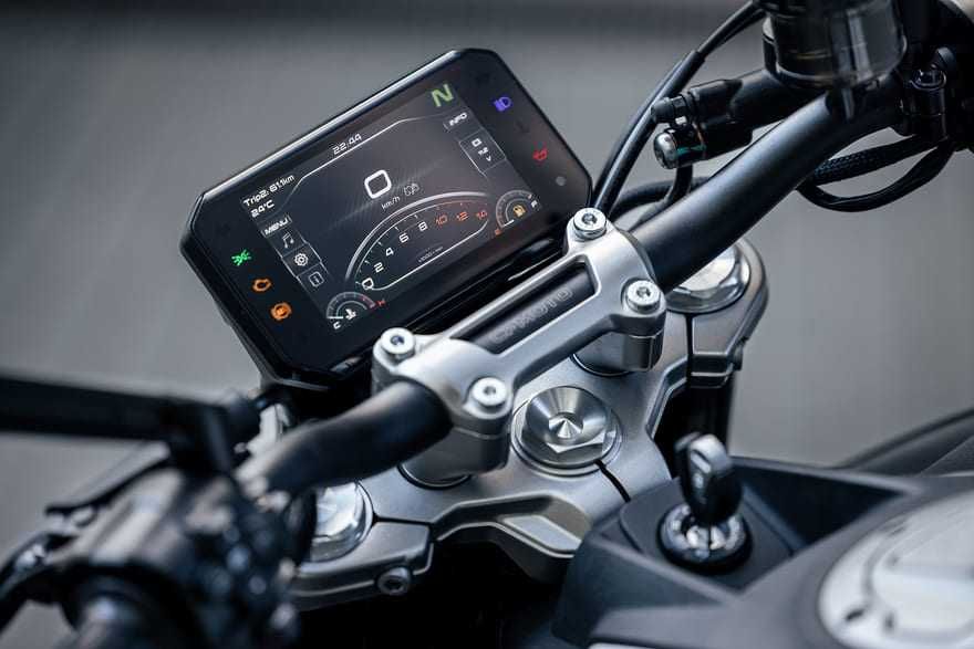 New Мотоцикл CFMOTO 450NK