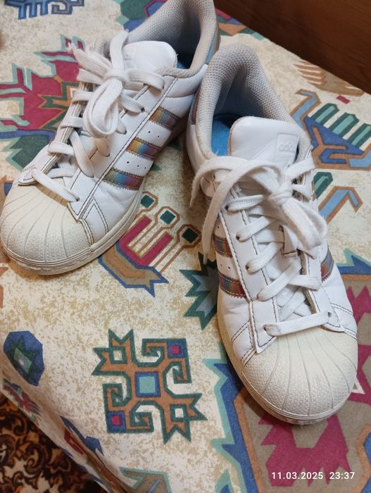 кеди Superstar кросівки adidas UK 4 1|2  37    футболка  S-М