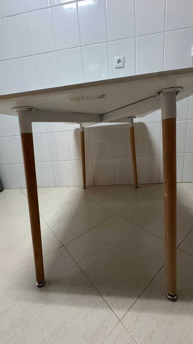 Mesa de Cozinha / Refeições Branca – Estilo Nórdico