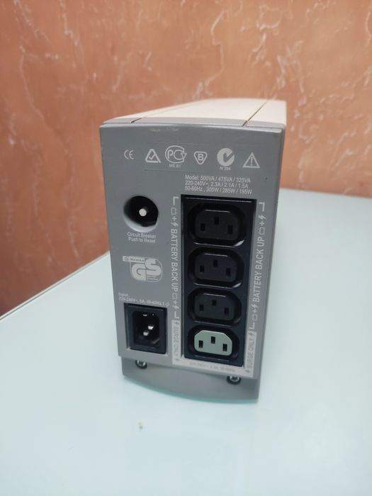 ИБП APC  Back-UPS CS Источник бесперебойного питания с защитой