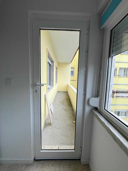 Quarto para arrendar a 10min do comboio em Mem Martins!!