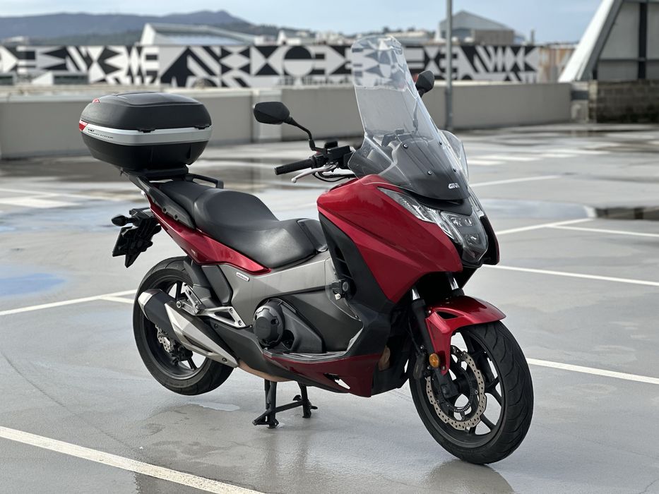 HONDA INTEGRA 750 - Full Extras!