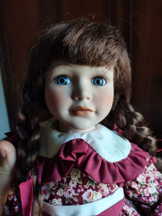 Boneca porcelana média/ grande