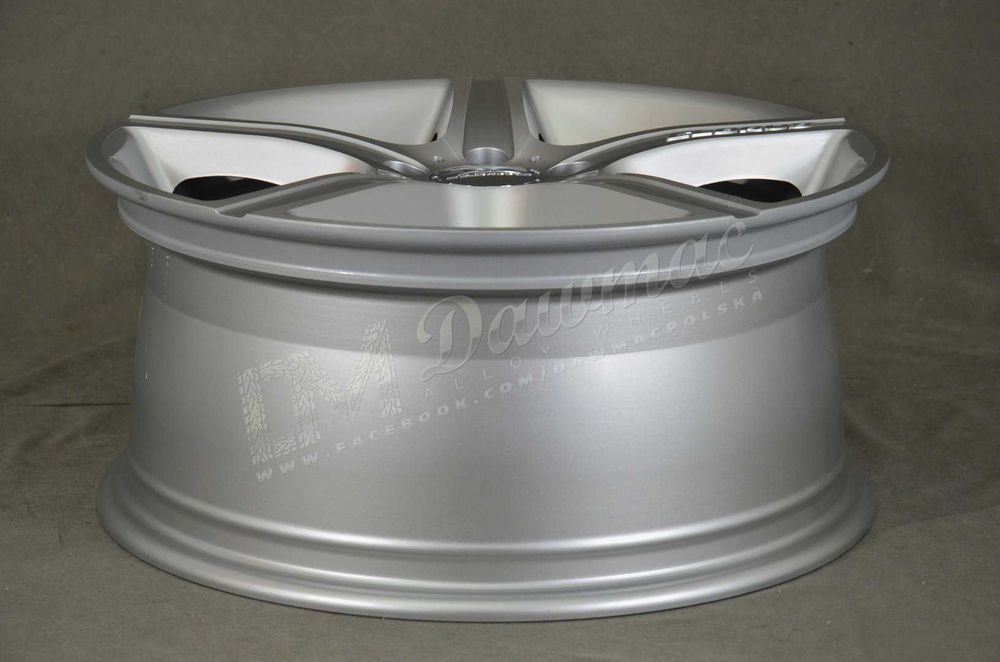 Felgi MODEL:I02 18" 8J ET35 5x112 Silver