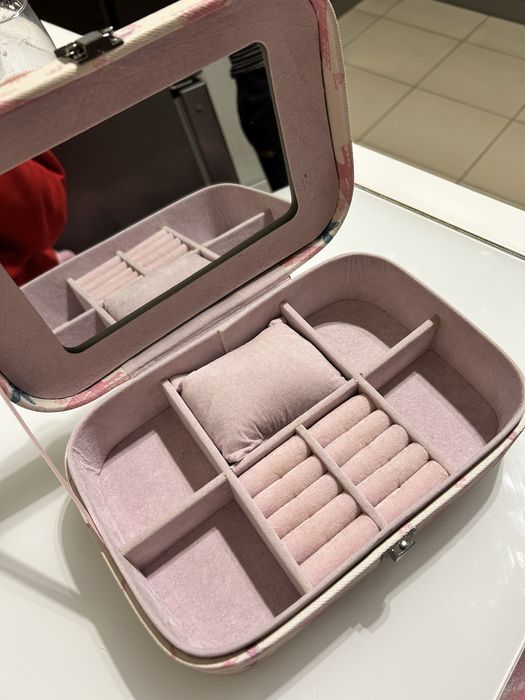 Шкатулка для украшений