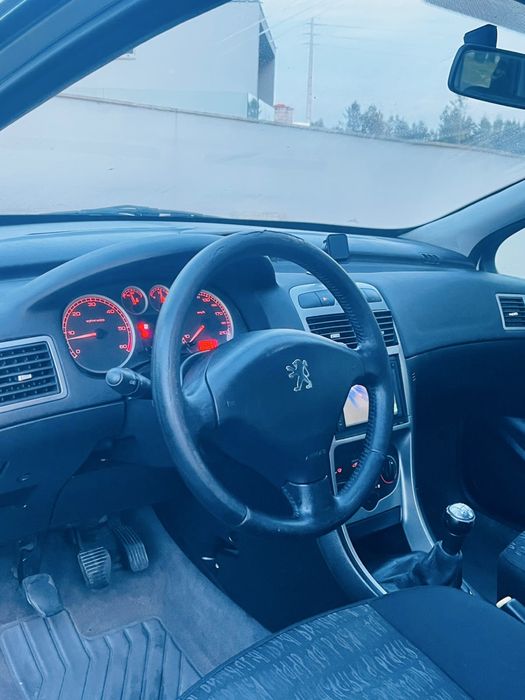 Peugeot 307 sw 2004 1.4 diesel - economica - com ar condicionado e multimedia