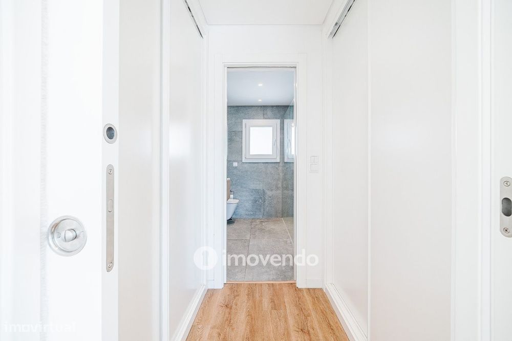Moradia T3+1 moderna, com garagem e áreas amplas, em Alcochete