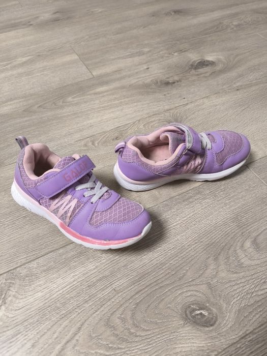 Кросівки кросовки для дівчинки фірми Galop. Розмір 32, устілка 21 см.