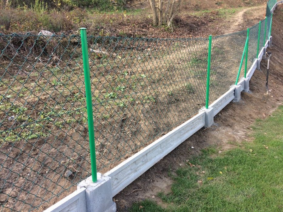 Siatka ogrodzeniowa ocynk + PCV, słupki komplet