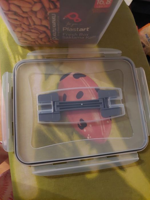 Продам пластиковые контейнеры