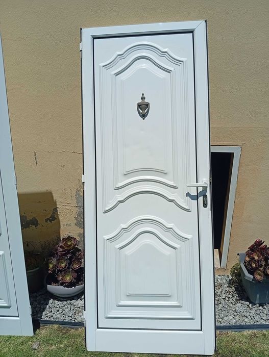 Portas de casa em alumínio