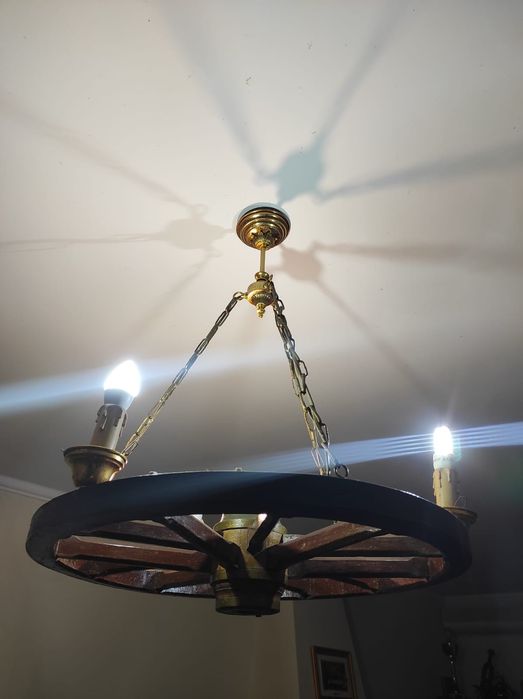 Candeeiros de roda rústicos