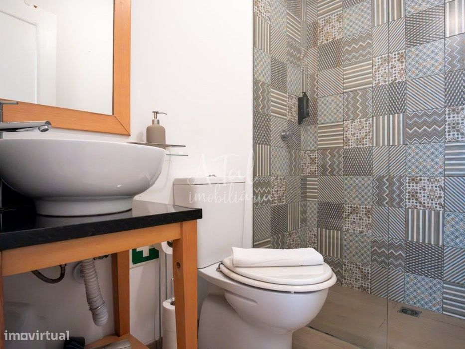 Apartamento T3 com Licença de Alojamento Local e Terrço - Lisboa
