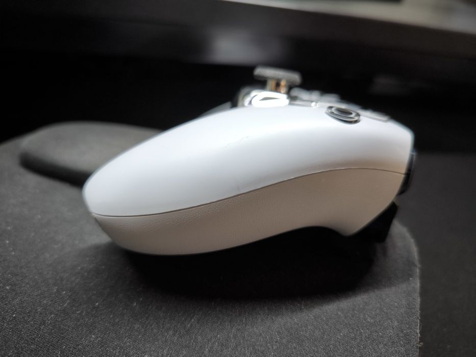 Dualsense com joysticks TMR Ginfull com algumas marcas