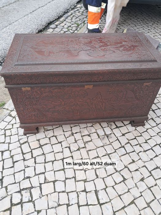 Mala bau em madeira travakhada