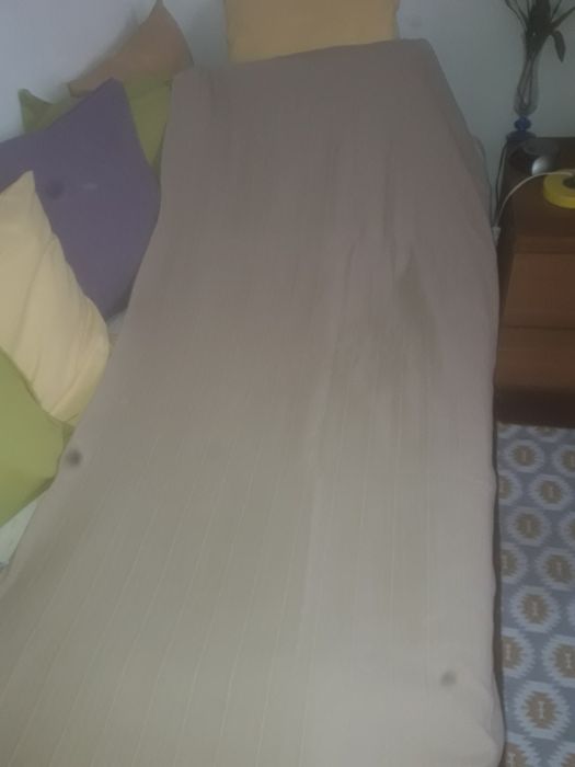 Vende se Colcha  beje