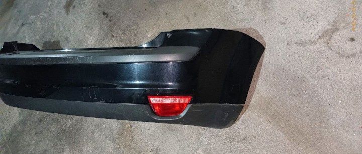 Parachoque traseiro Ford Focus mk2. Com um farolim nevoeiro.