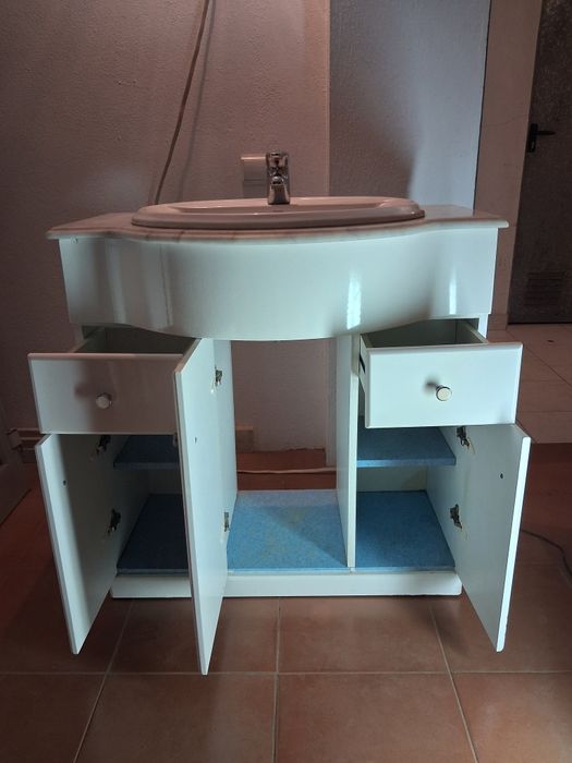 Móvel WC com lavatório