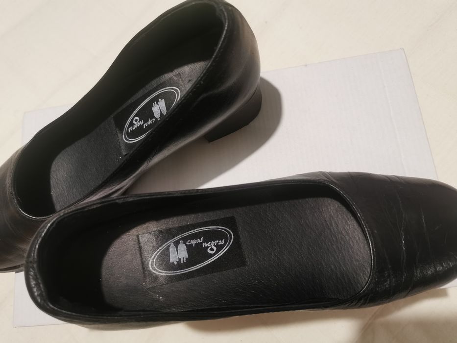 Sapatos para. Traje academico n. 36  em pele