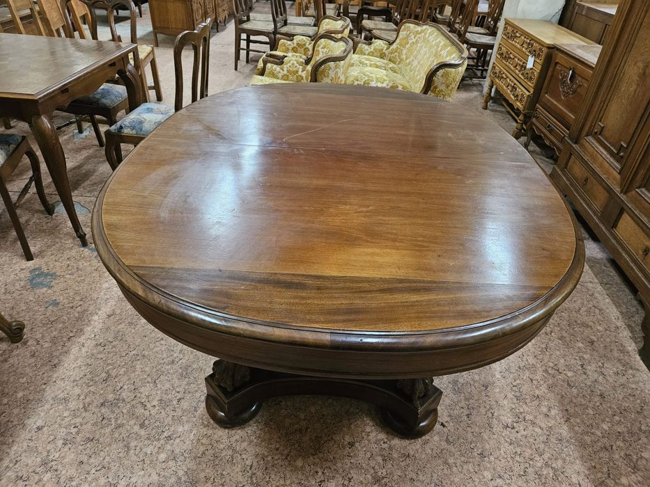 Duży orzechowy stół chippendale z Francji /