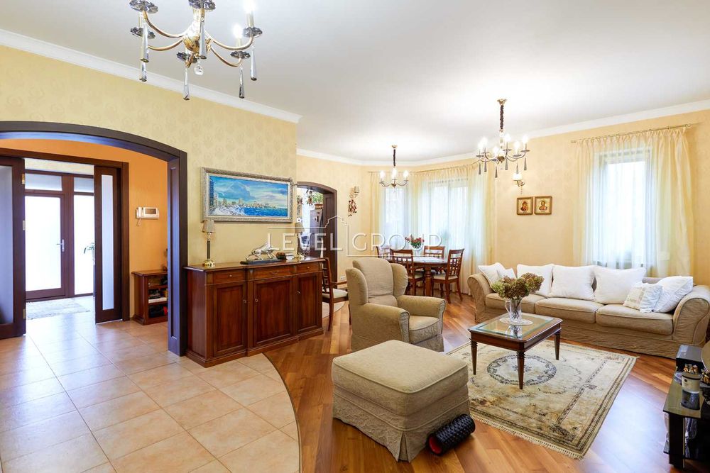 Будинок 230 м² з ремонтом, банею та гаражем, Северинівка, 10 сот, Без%