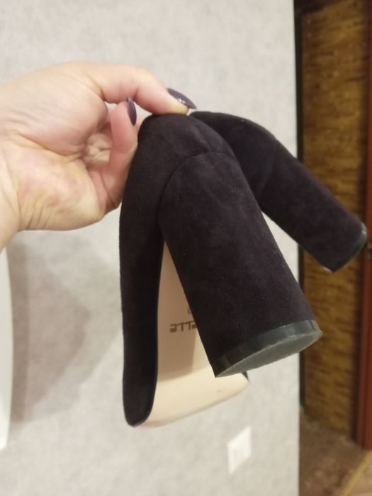 Натуральні замшеві туфлі Nivelle