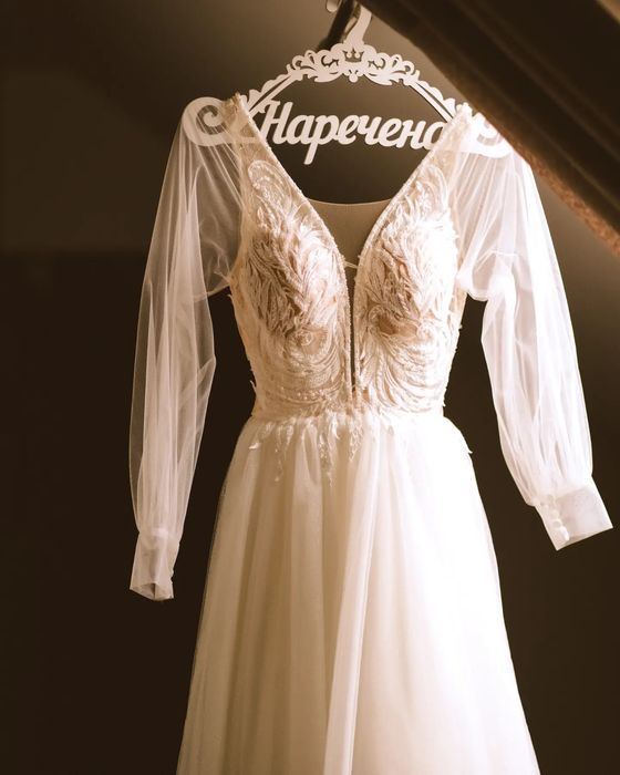 Продаю весільну сукню