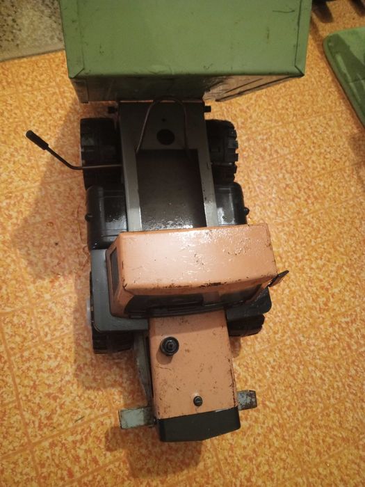 Большой жестяной самосвал СССР