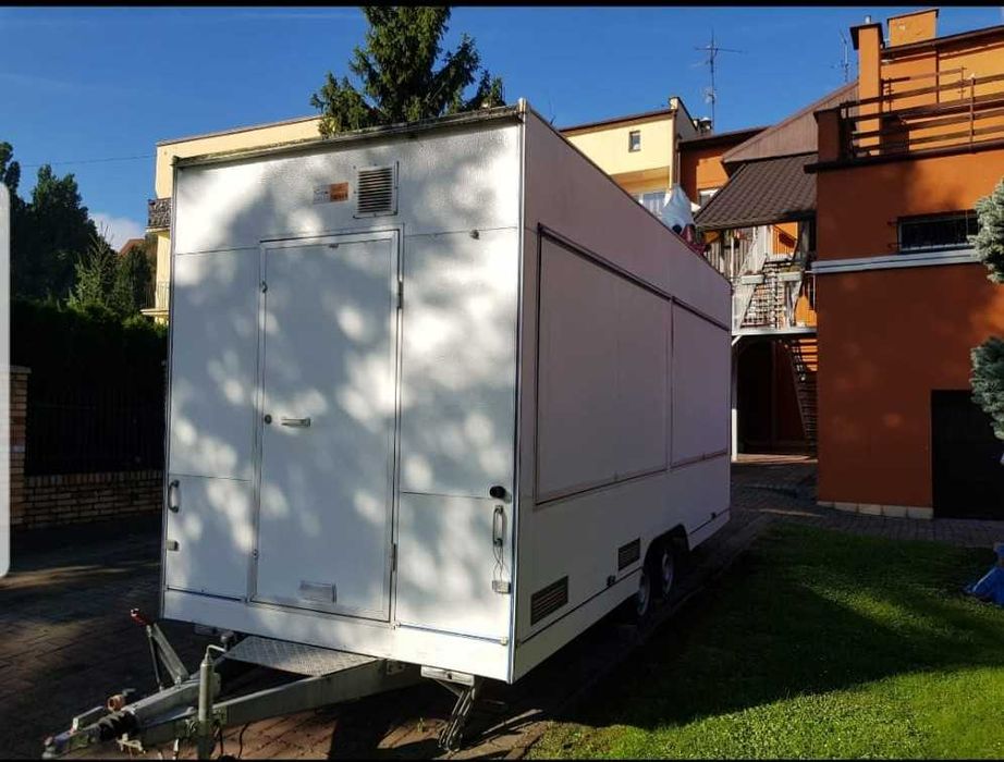 Przyczepa gastronomiczna wyposażona