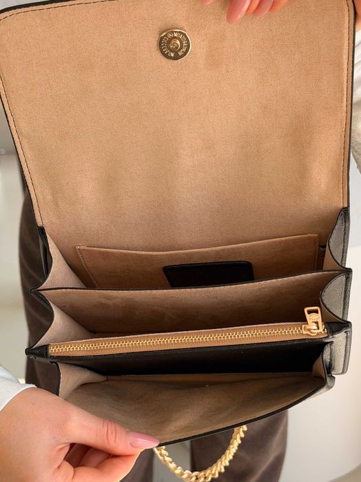 Сумка Coach Mini Klare Crossbody in Signature Canvas через плече Коуч