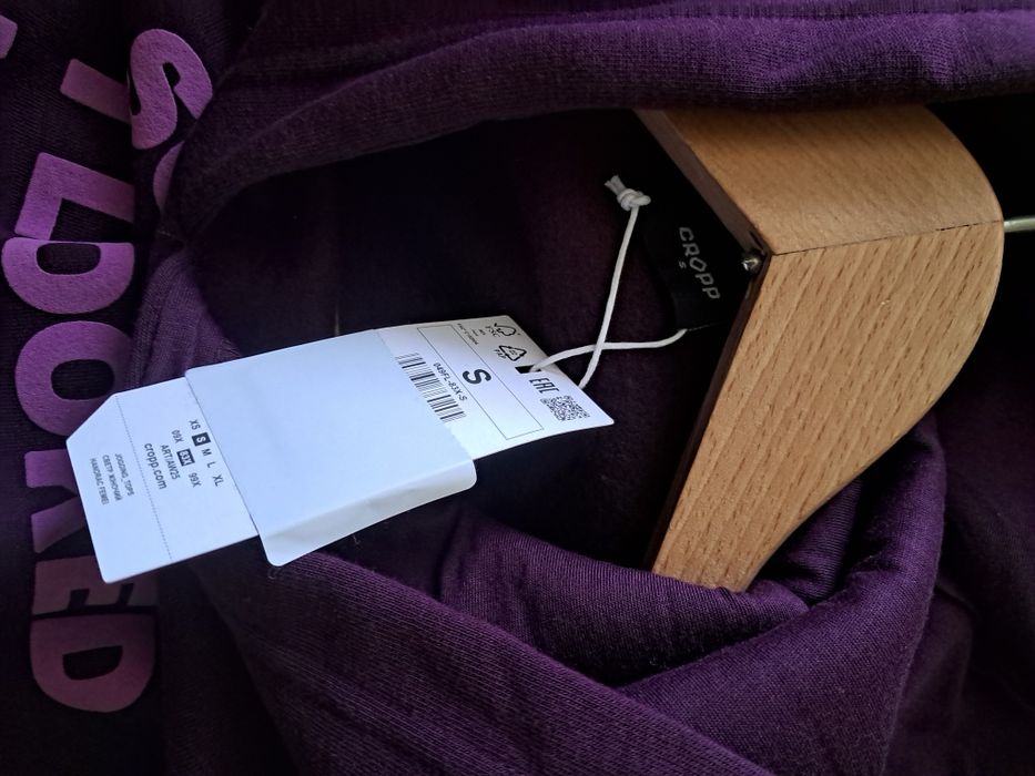 Nowa krótka bluza, Cropp