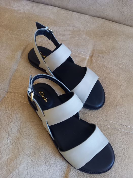 Босоніжки Clarks
