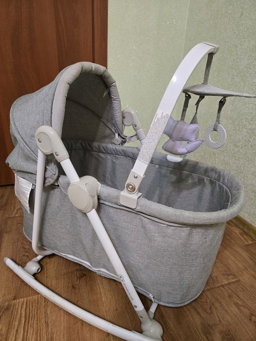 шезлонг-качалка Kinderkraft Unimo 5-в-1.

Багатофункціональний: мож