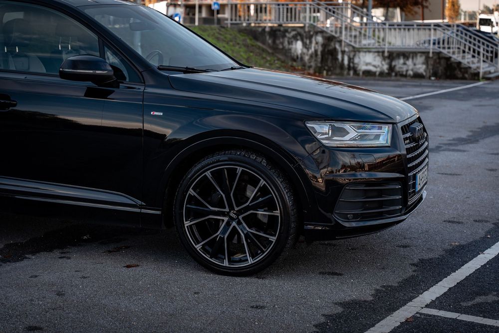 Audi Q7 3.0 TDI quattro S-line Tiptronic 7L