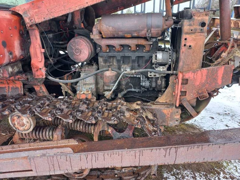 Бульдозер ДТ 75 на ходу з документами