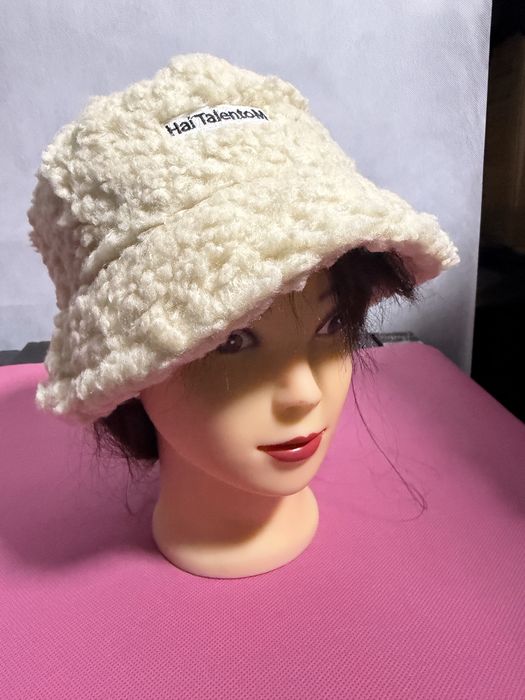 Kremowy bucket hat miś baranek zimowy kapelusz Hai TalentoM ecru