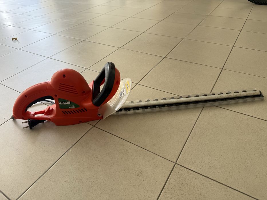 Corta-sebes eléctrico